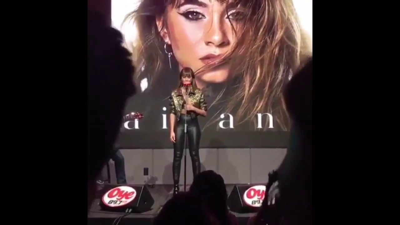 Aitana canta su nuevo single y los fans entrevén un ruego a Cepeda