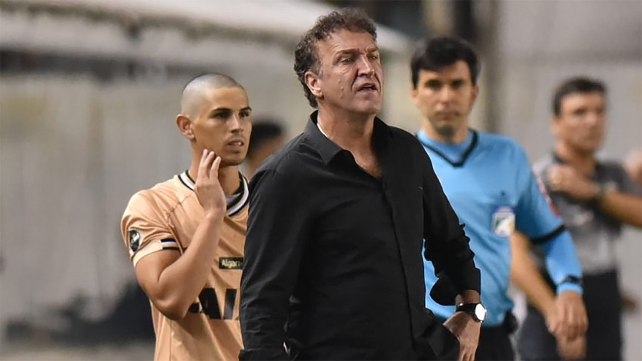 Problema no coração deve tirar Cuca do Santos