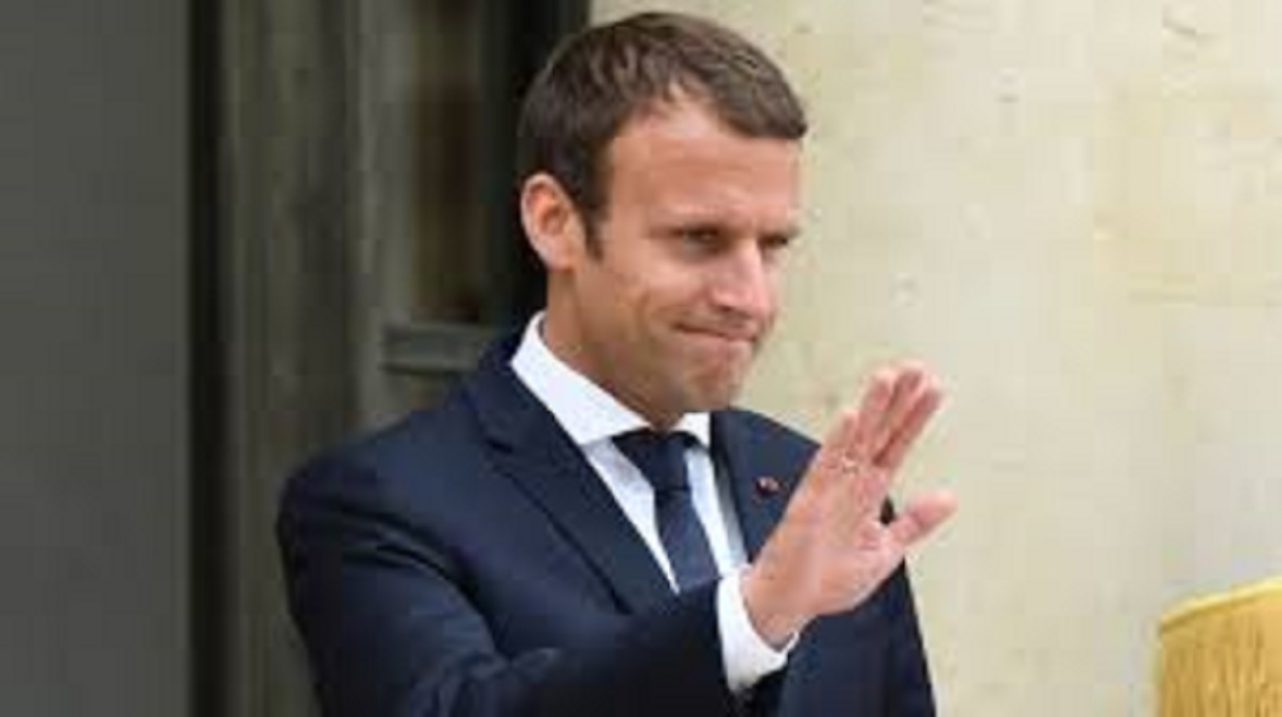 Emmanuel Macron dit 'entendre les colères'
