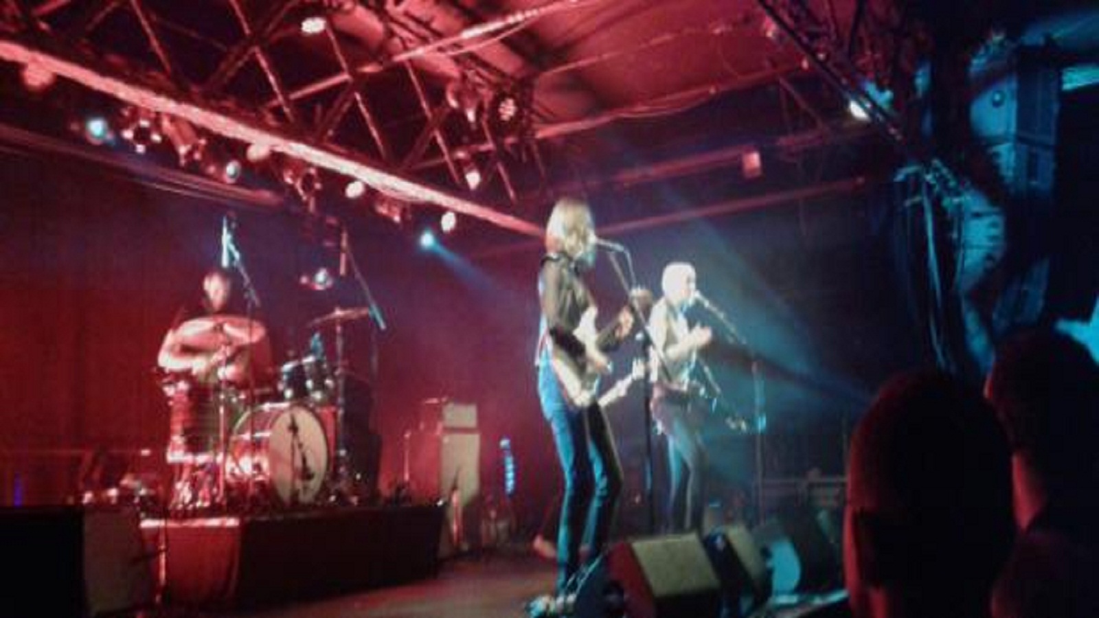 VIDEO:Larkin Poe enamora en la Sala Razzmatazz a ritmo de blues