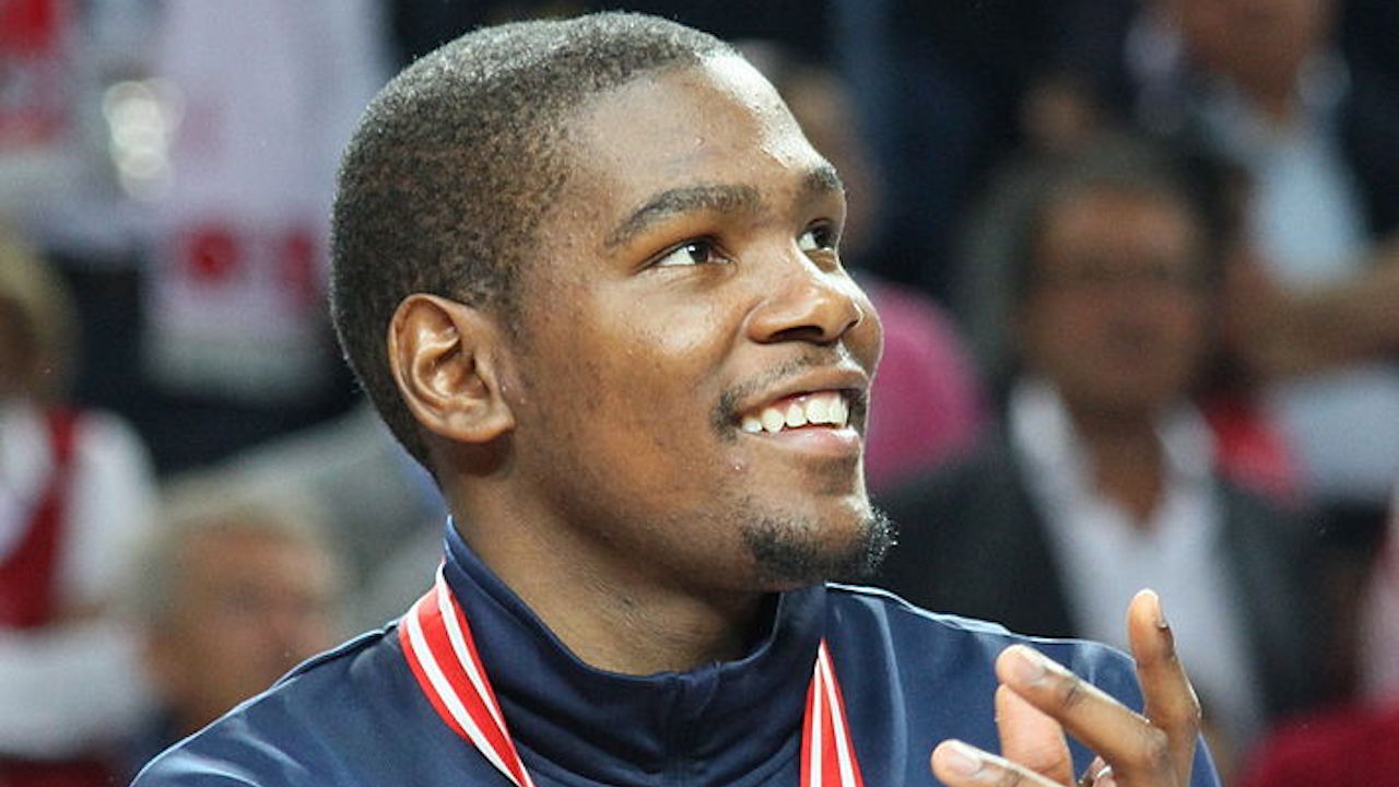 KD comments about stars not wanting to join LeBron, King James responds
