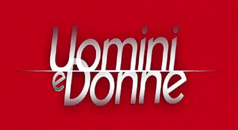 Uomini e Donne: scontro in Tv tra Angela di Iorio e Maria De Filippi