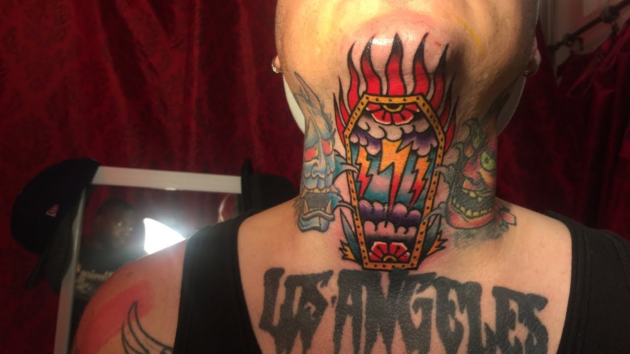 Algumas pessoas transformam suas cicatrizes em tatuagens