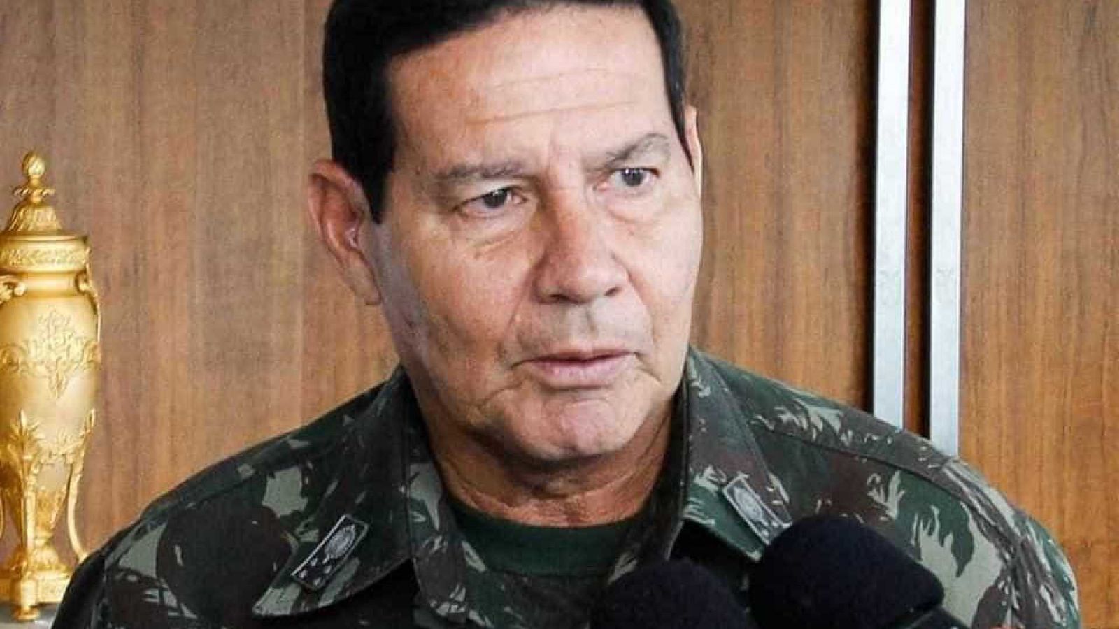 Para Maduro, General Mourão é "louco"