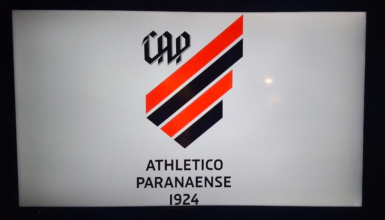 Atlético Paranaense muda escudo, nome e uniforme