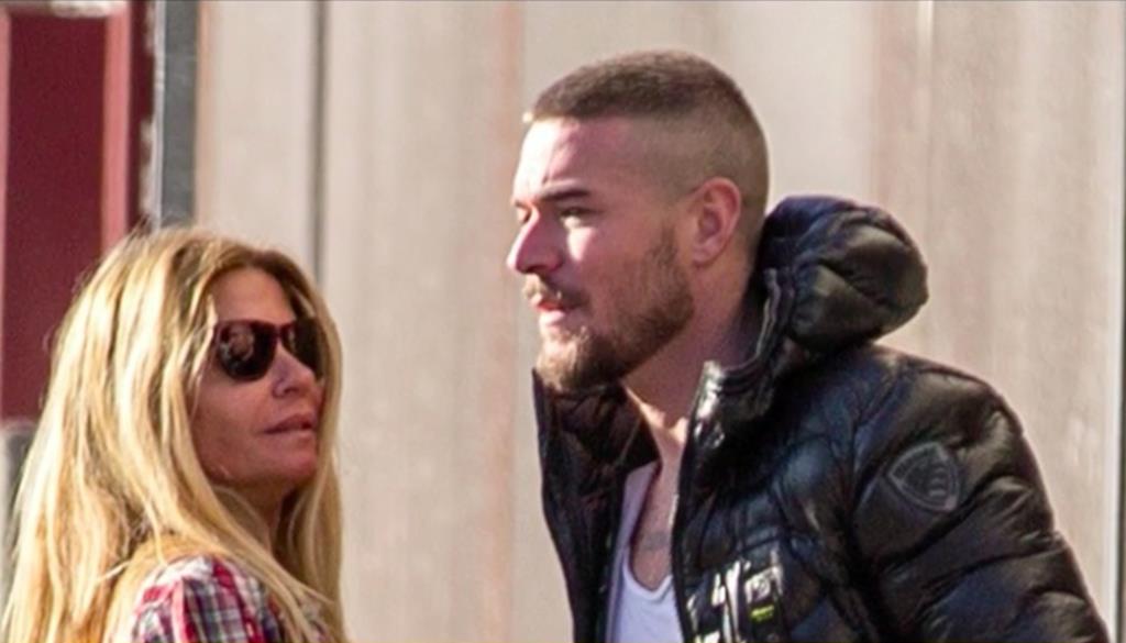 Tony Spina y Makoke han sido pillados juntos en la salida de un hotel