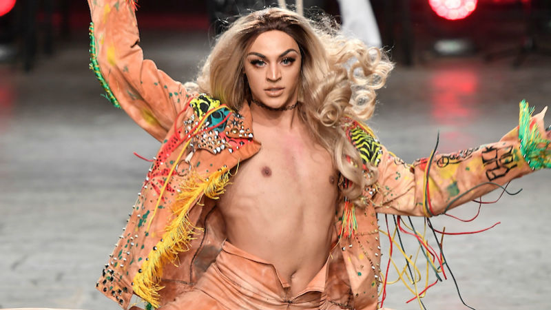 Ratinho critica Pabblo Vittar e votação de revista
