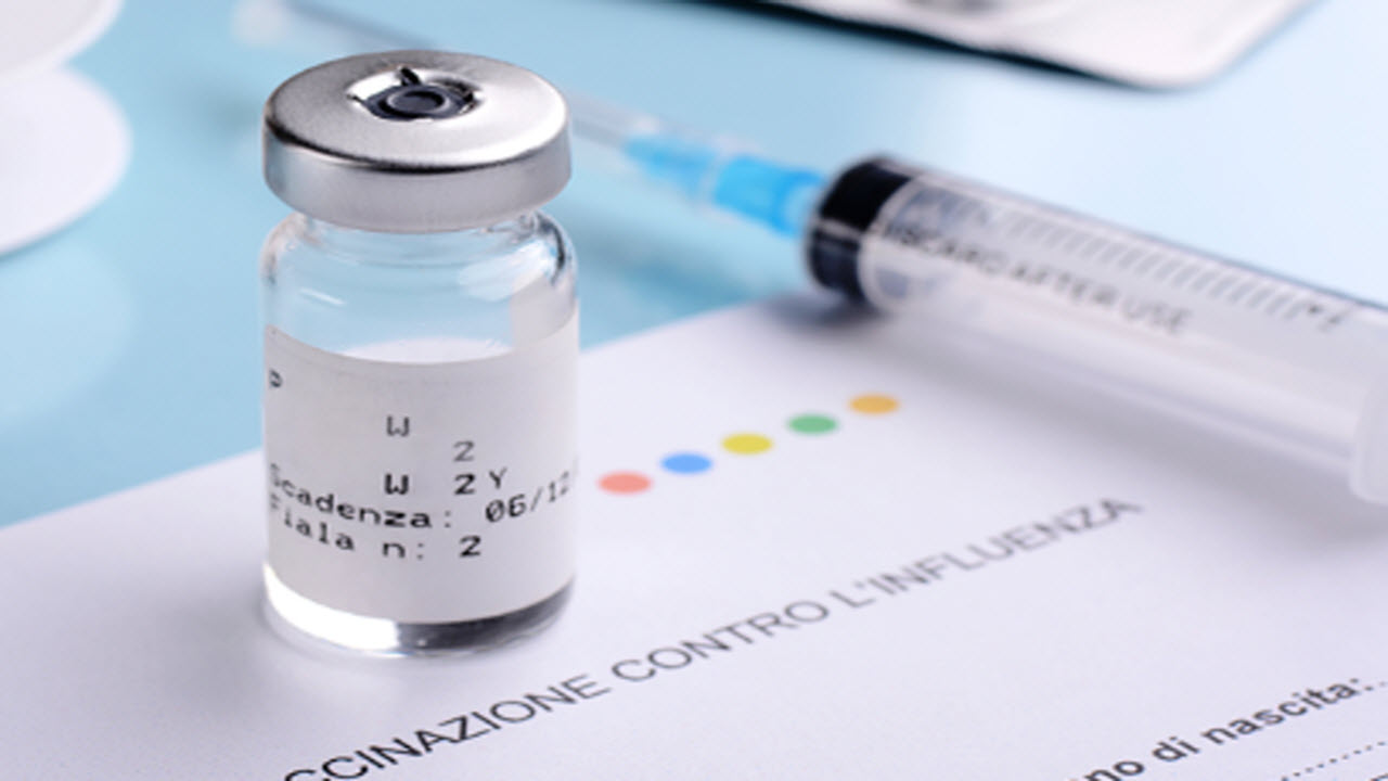 Influenza, scorte di vaccini quasi esaurite e richieste in aumento