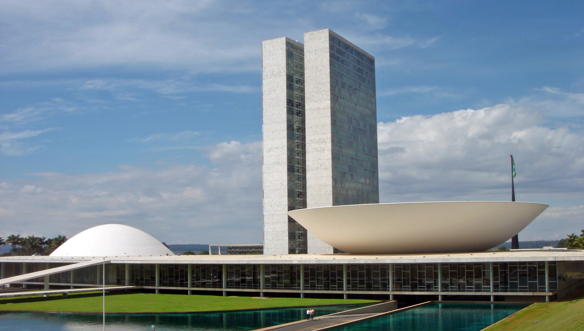 Após aprovação do Congresso, salário mínimo deverá ser de R$ 1.006