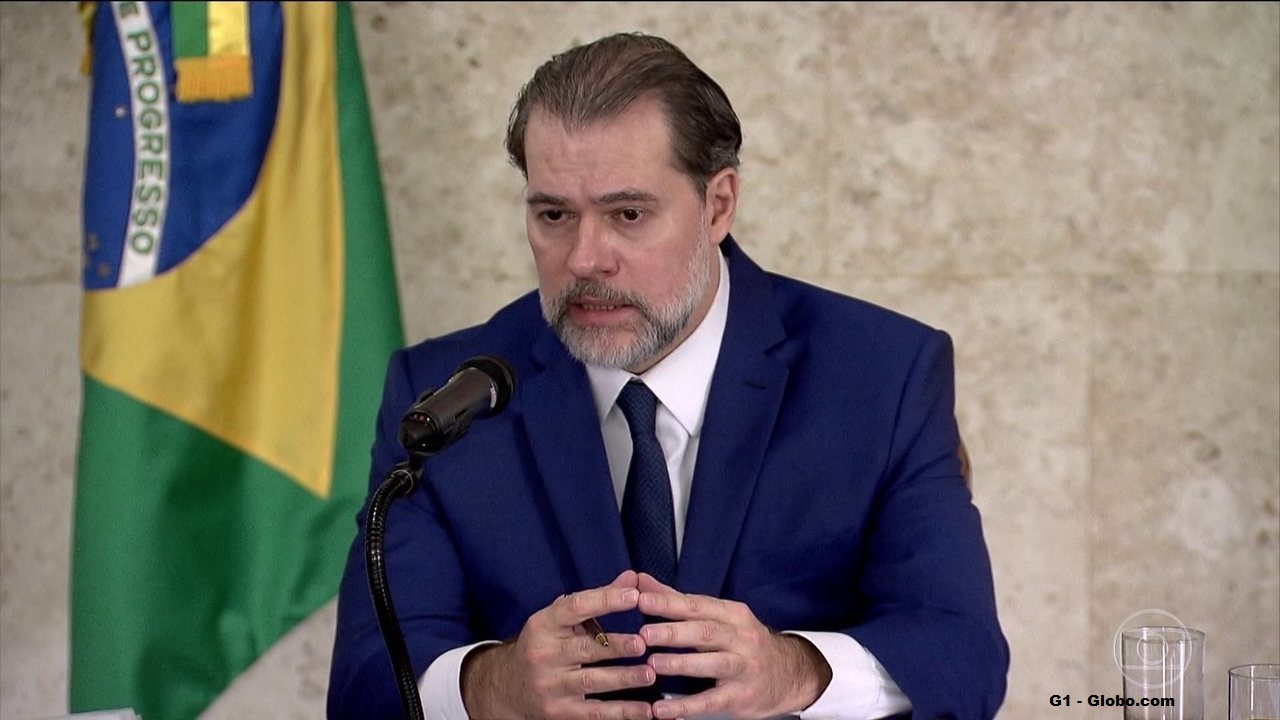 Dias Toffoli, suspende decisão de Marco Aurélio para evitar caos generalizado