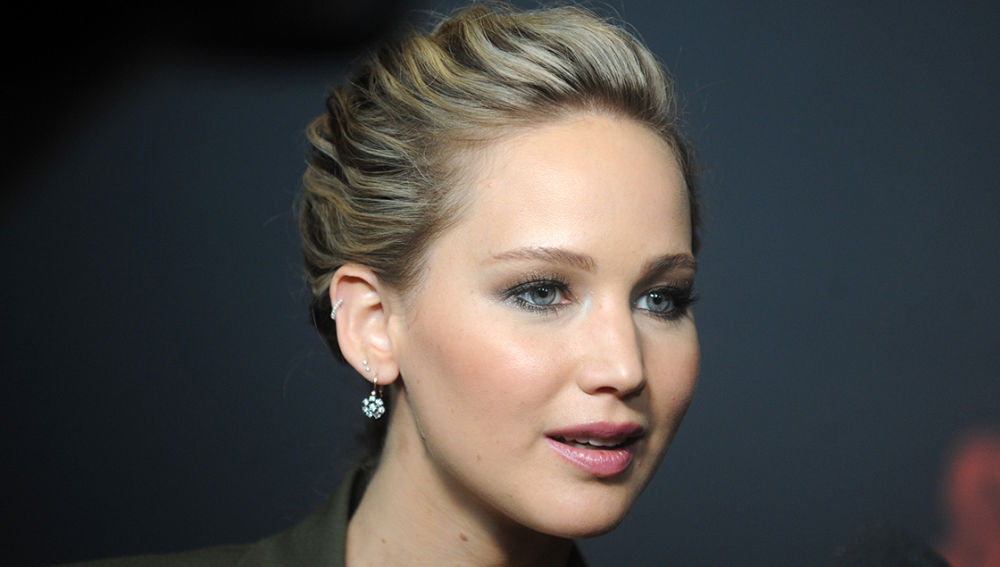 Jennifer Lawrence niega haber tenido relaciones con Harvey Weinstein