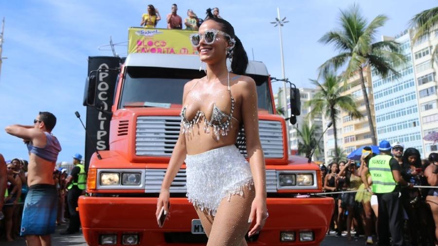 Bruna Marquezine e Gian Luca Ewbank aparecem abraçados em vídeo