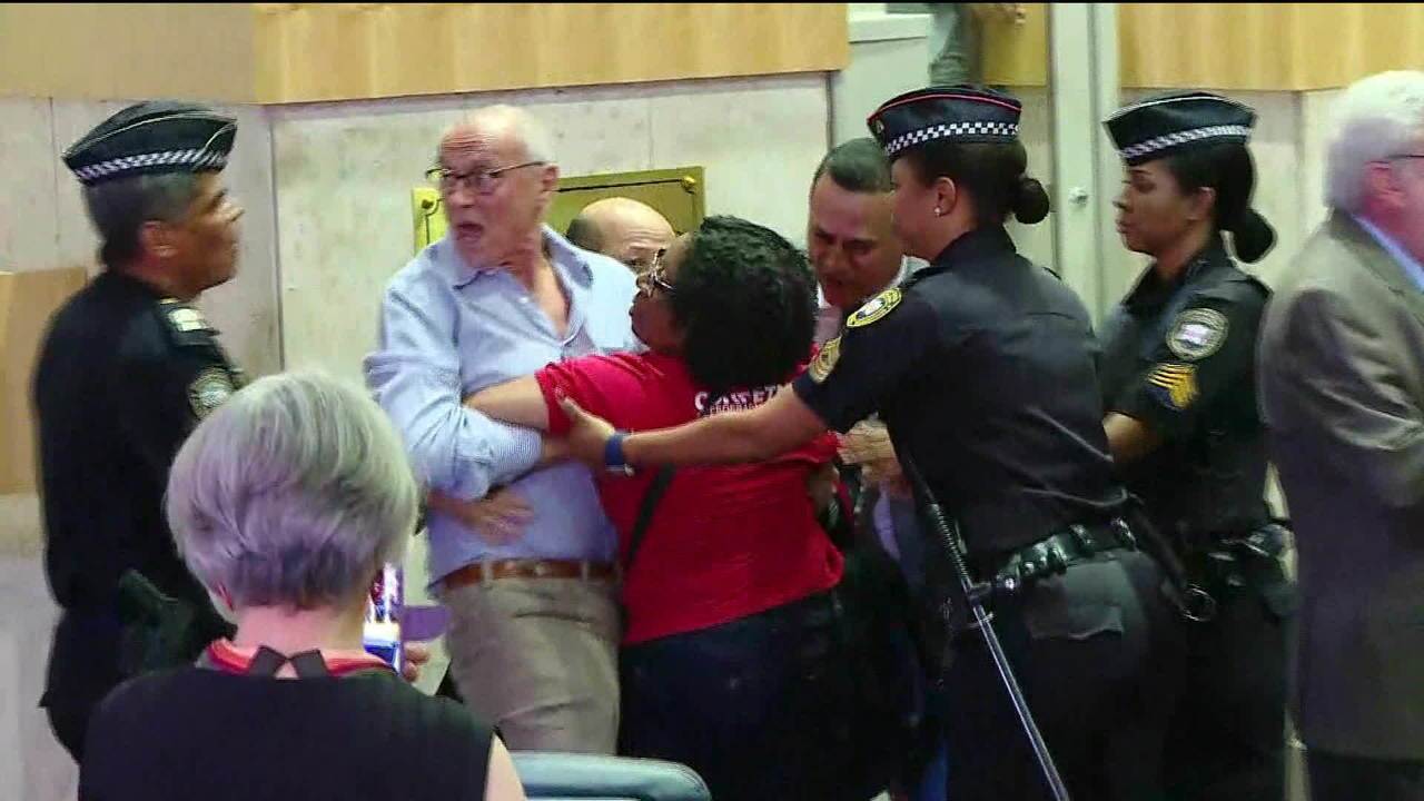 Grande confusão na Câmara marca discussão sobre reforma da previdência municipal