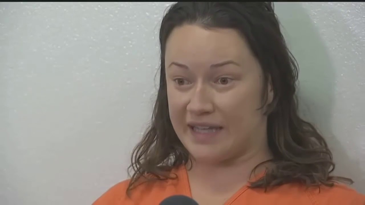 Mulher é presa após enviar 159 mil mensagens para homem