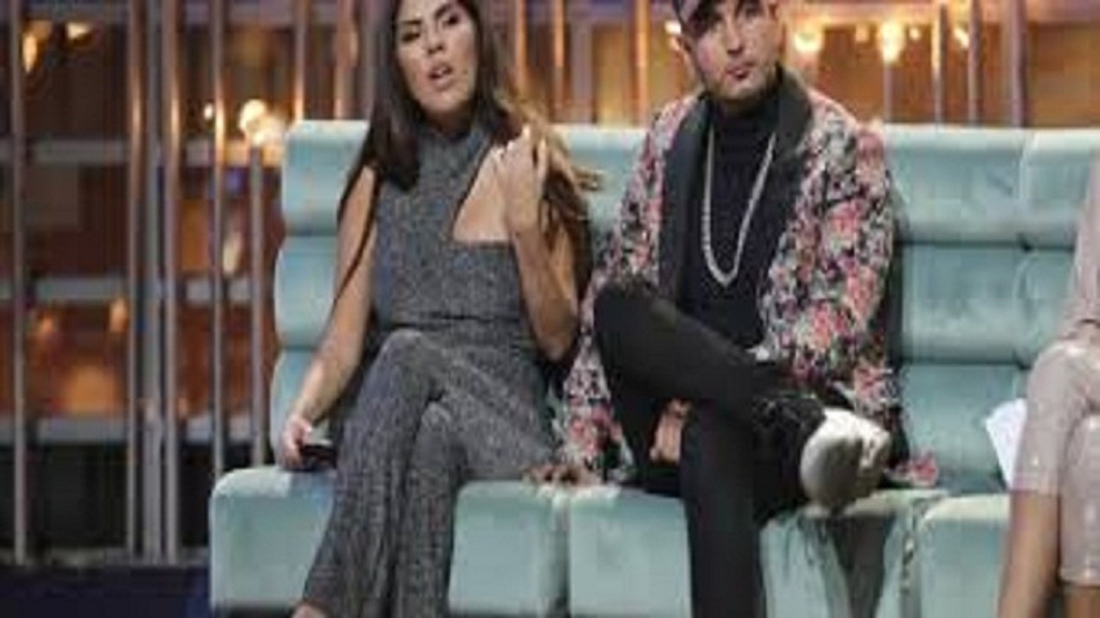 Omar interrumpe el fin de semana romántico de Isa y Asraf