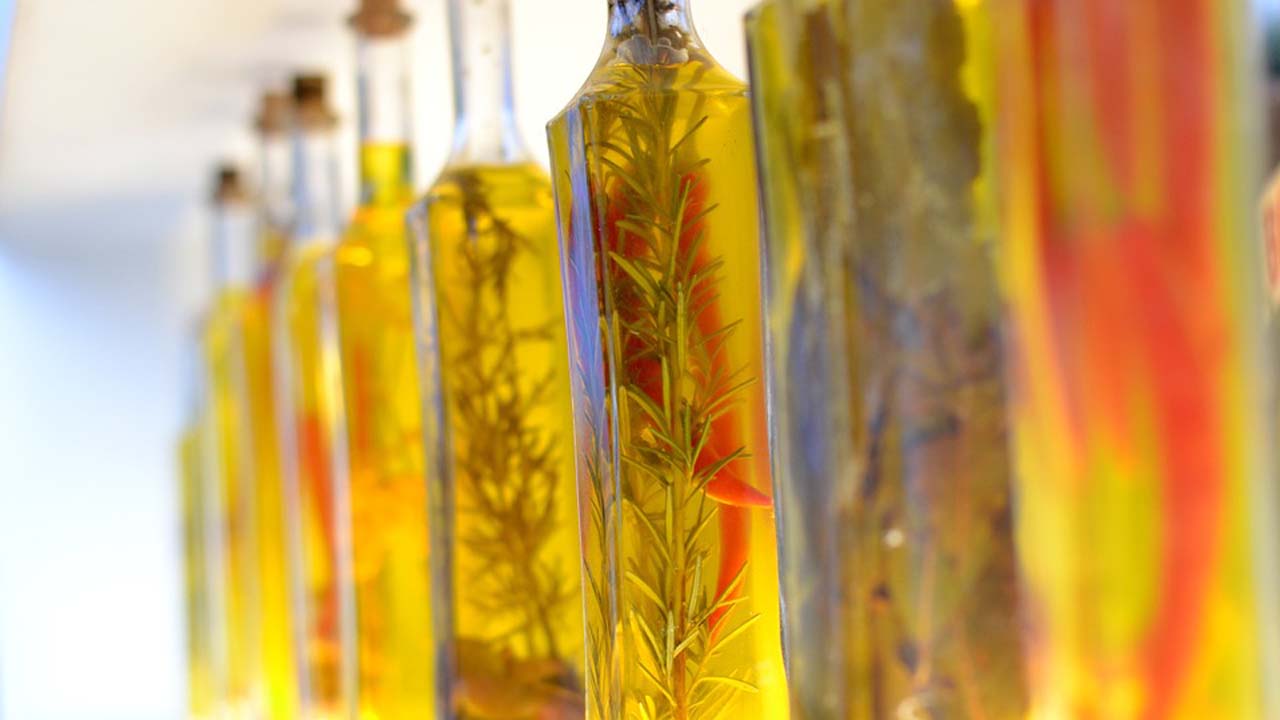 The benefits of olive oil for dry skin or chapped lips