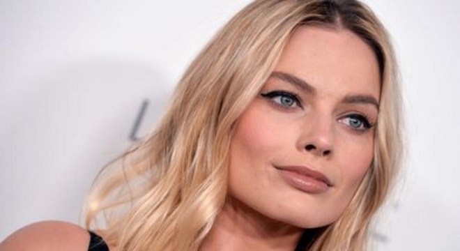 Margot Robbie dice estar orgullosa por interpretar a Barbie