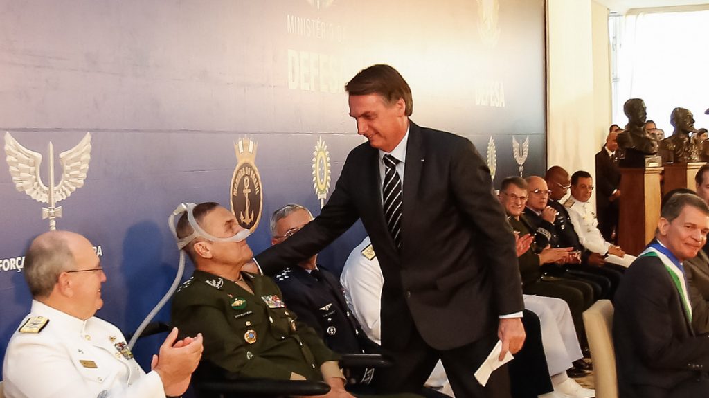 General Eduardo Villas Bôas se emociona em cerimônia em Brasília