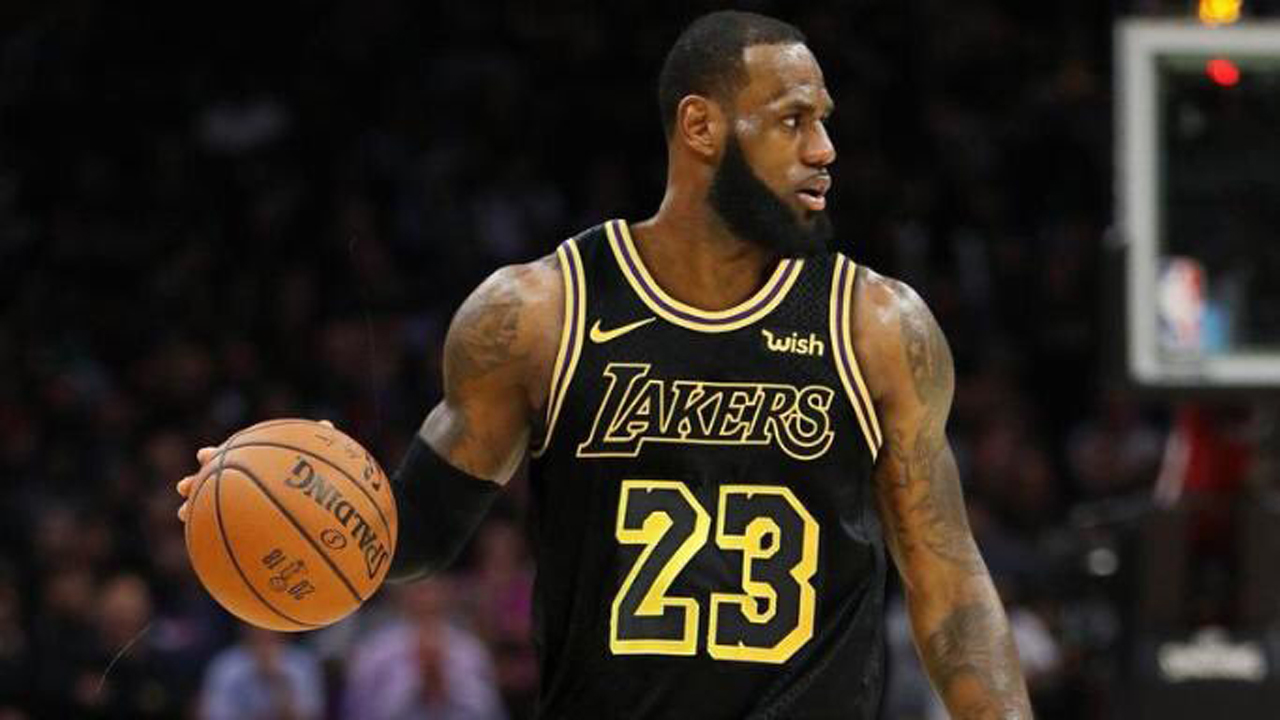 Lakers have a plan to sign a free agent over making a big trade