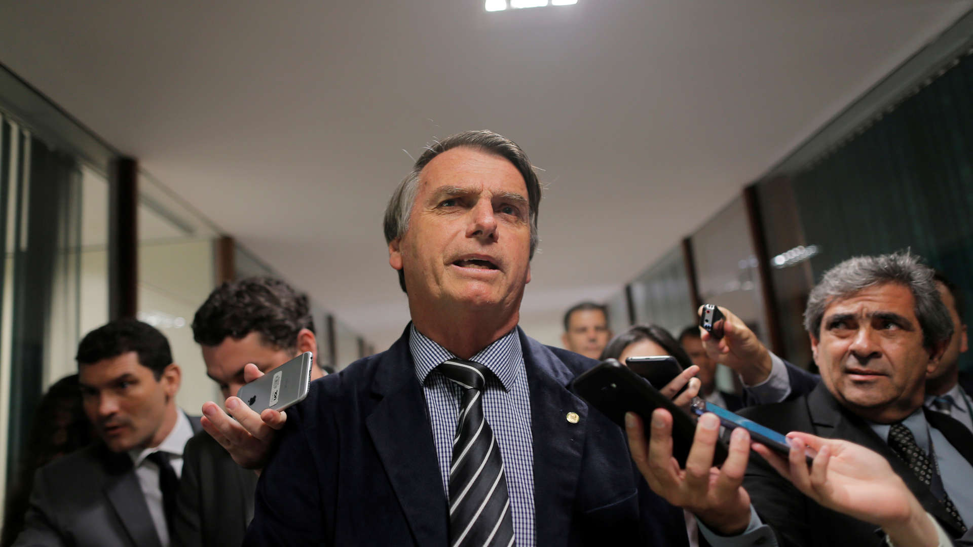 Funcionária que mandou WhatsApp na campanha de Bolsonaro terá cargo no Governo