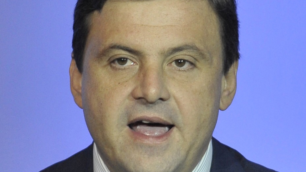 Carlo Calenda: ‘Io sto con Soros’, replica piccata di Diego Fusaro