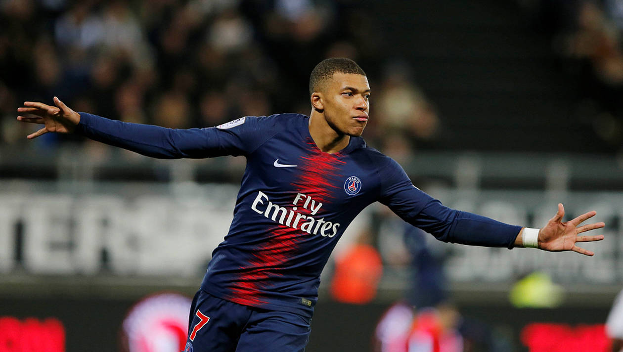 Mercato PSG : Kylian Mbappé serait l'objet d'un duel Real Madrid – Barça