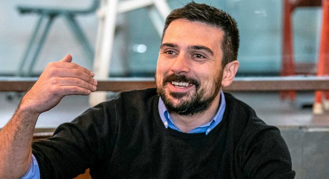 Espinar anuncia en Twitter que dimite de sus cargos en Podemos