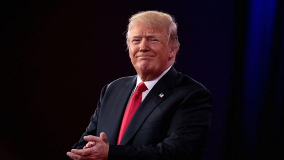 Donald Trump takes time off work, plays golf with Tiger Woods and Jack Nicklaus