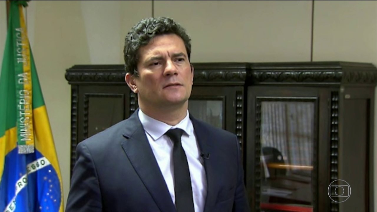 Moro apresenta pacote anticrime e propõe isenção de pena a policiais que matarem