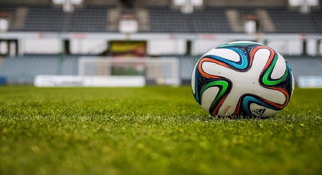 El Oviedo hace vibrar a la afición en el Carlos Tartiere