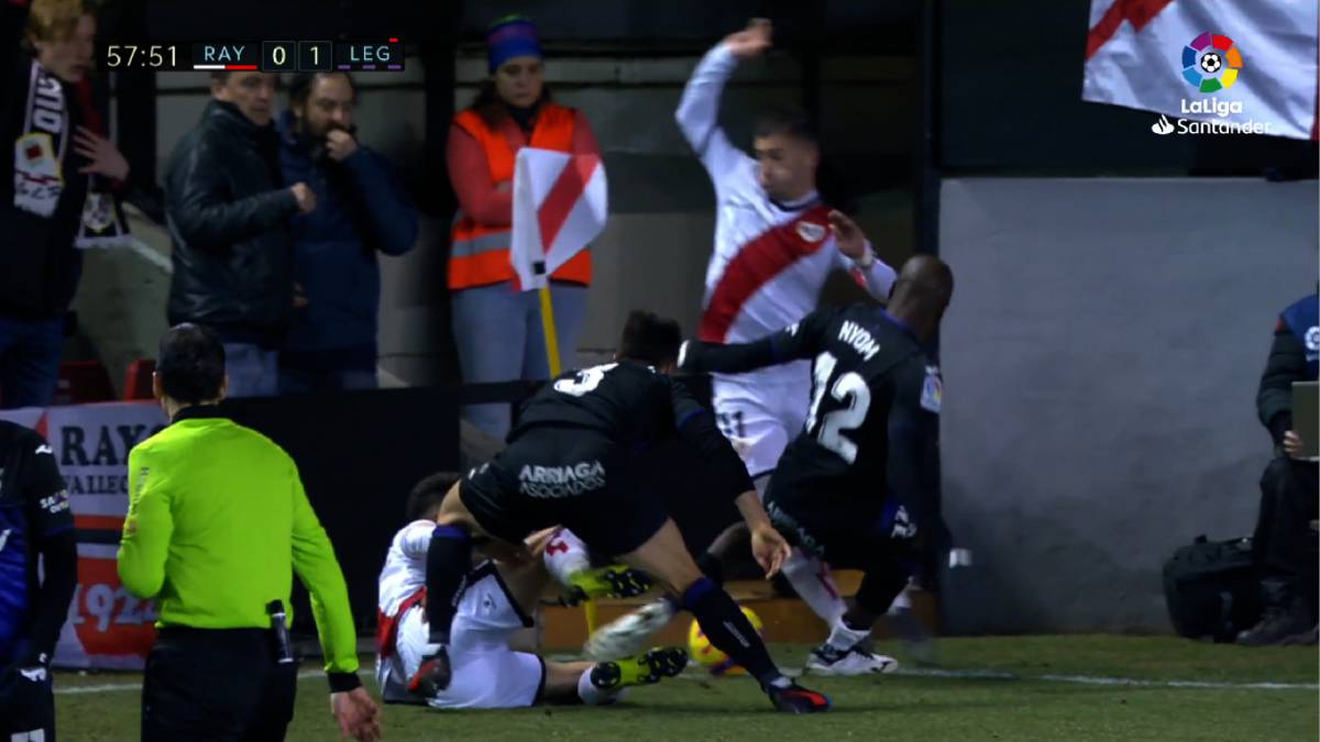 Un miembro de seguridad del Rayo Vallecano agredido por Nyom
