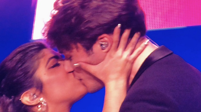 Damion y África ya no ocultan su amor