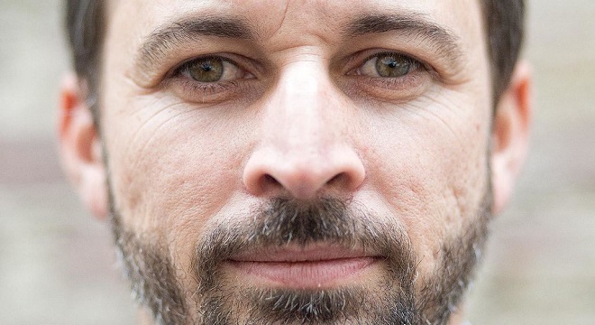 Abascal acusa al gobierno de Sánchez de traición