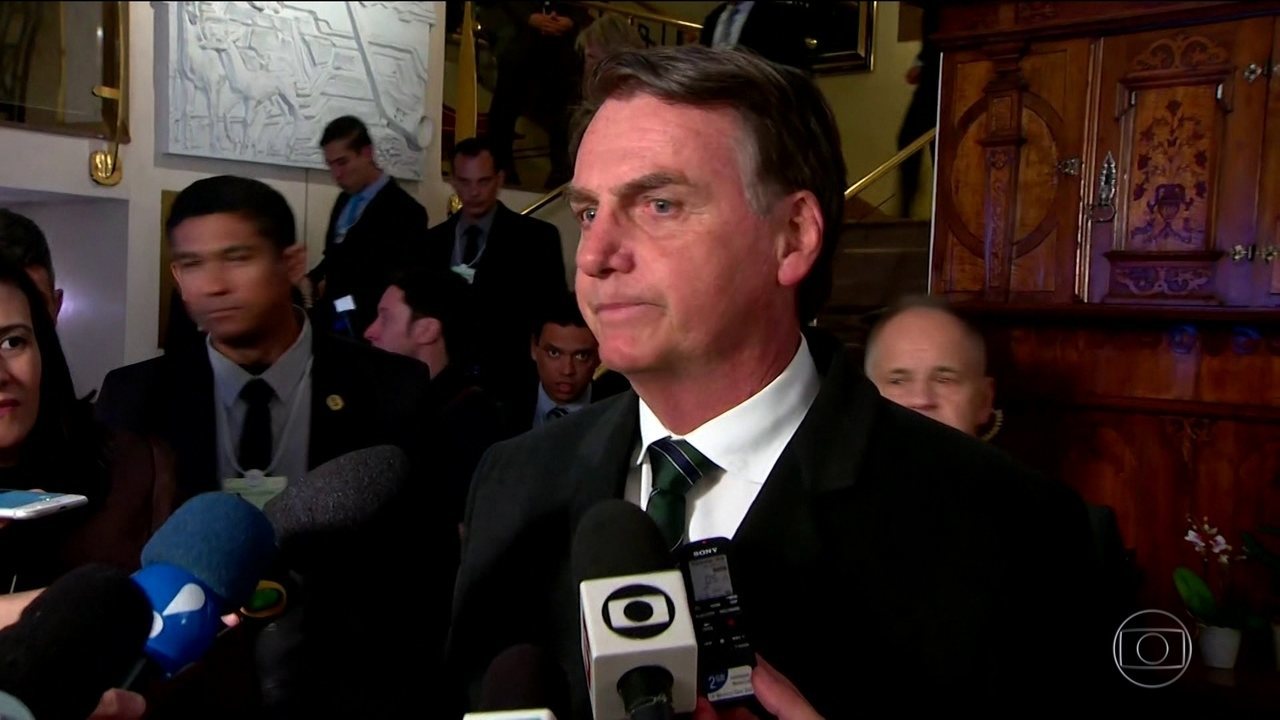 Bolsonaro quer saber quem está por trás pelo atentado sofrido por ele em 2018