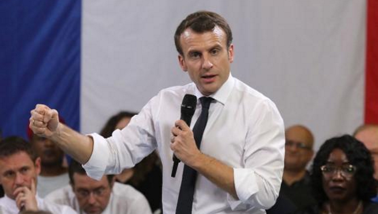 Grand débat : l'opposition s'insurge contre une campagne en faveur d'Emmanuel Macron
