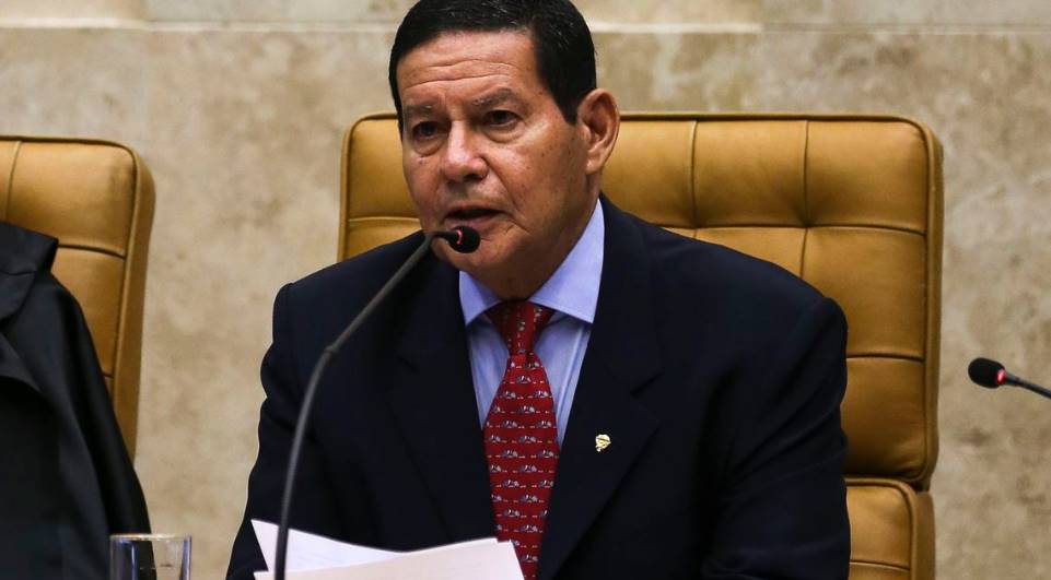 Mourão diverge do STF sobre necessidade de se votar criminalização da homofobia