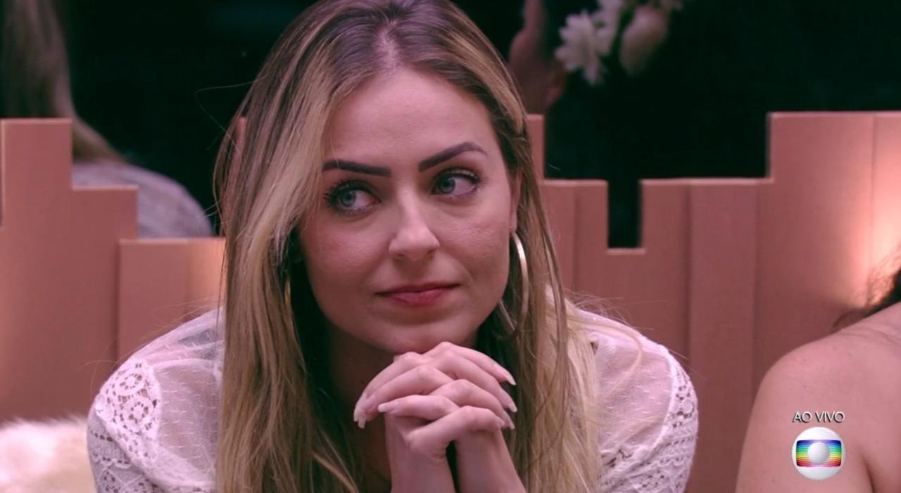 BBB19: Paula diz que sofreu possessão demoníaca no programa: 'comecei a rosnar'