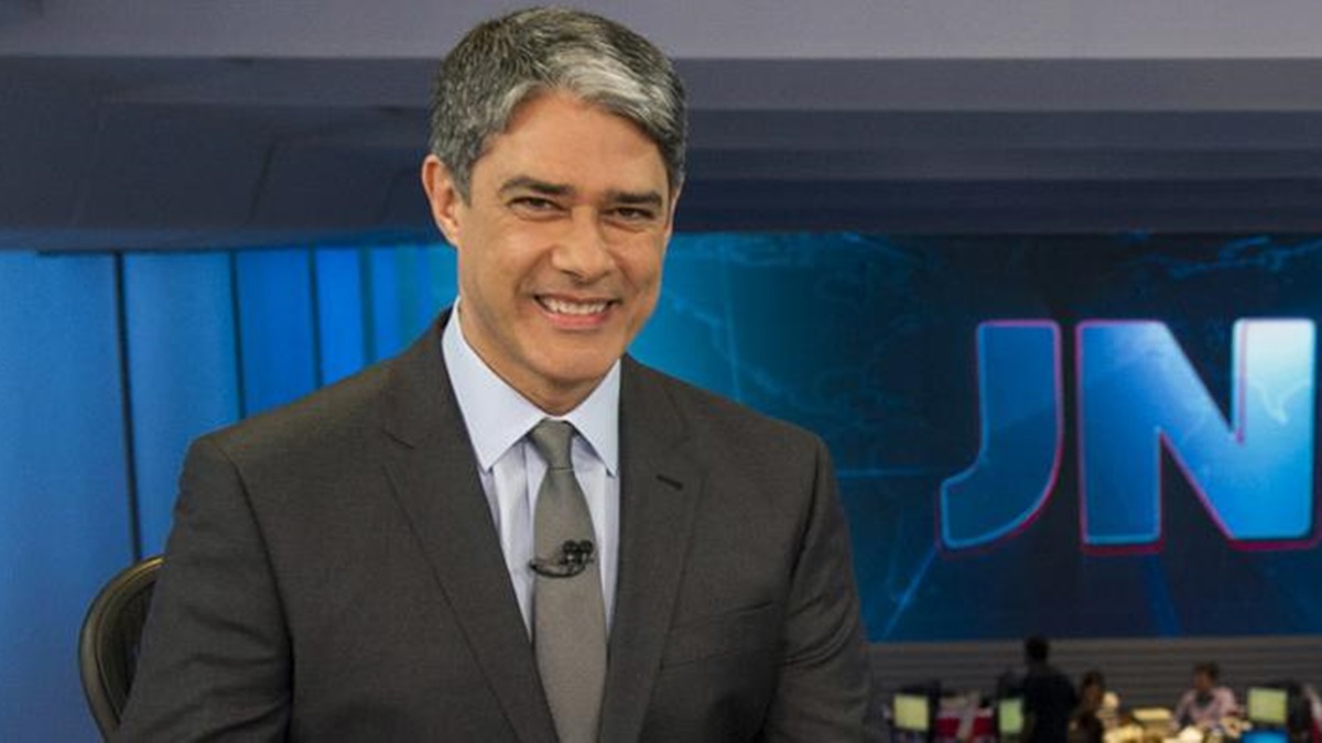 William Bonner mostra seu carro antigo nas redes sociais