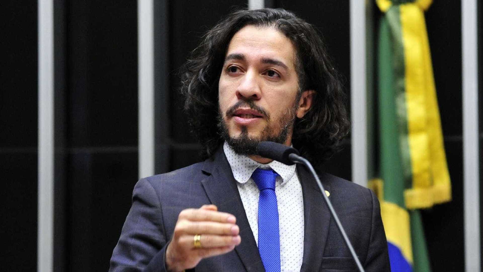 Jean Wyllys critica Bolsonaro na Alemanha e cita 'forças assombrosas' no poder