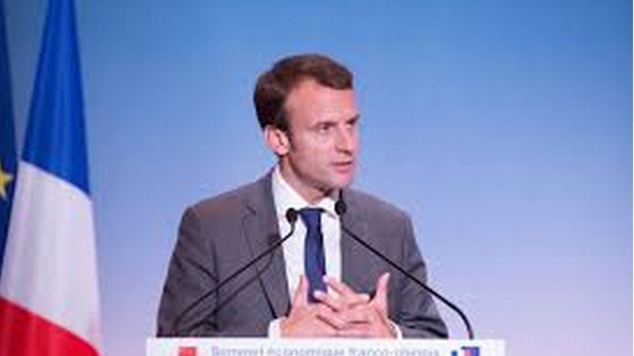 Emmanuel Macron promet au dîner du CRIF de faire évoluer la définition de l'antisémitisme