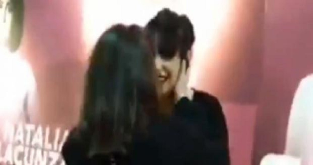 OT 2018: Una fan intenta dar un beso en la boca a Natalia