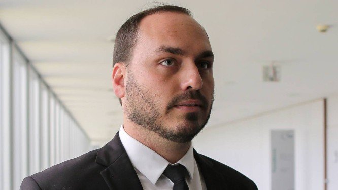 Carlos Bolsonaro perde mais de R$ 130 mil na Bolsa de Valores