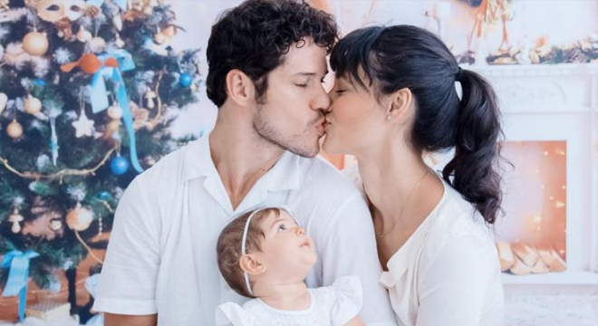 Após separação Débora Nascimento fala pela primeira vez após separação