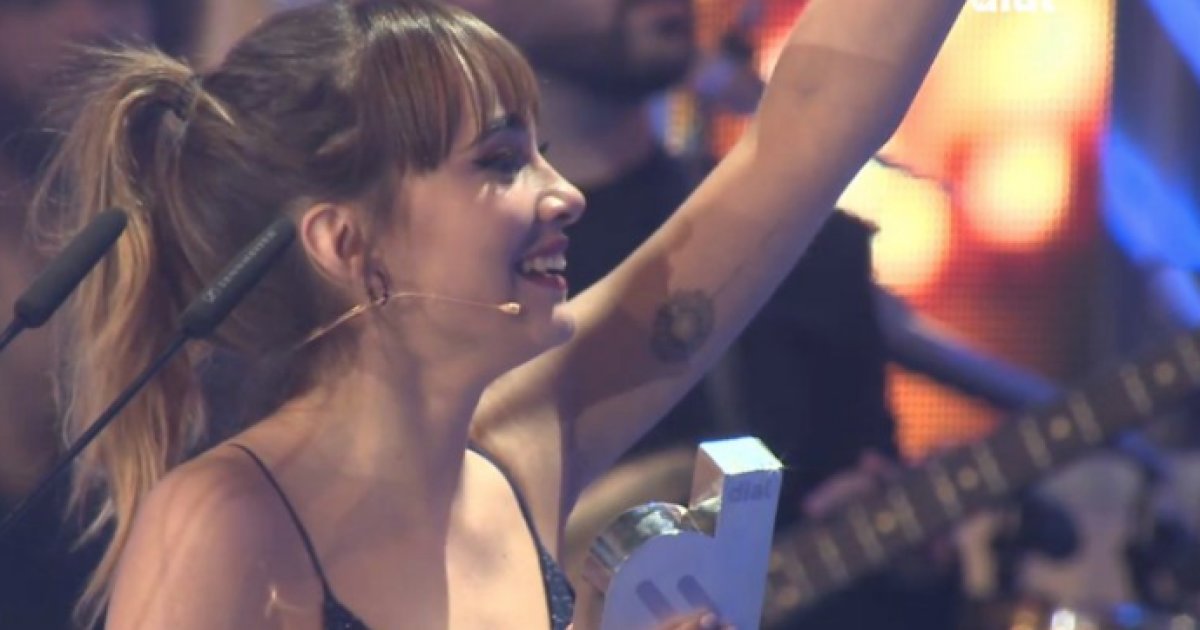 El momento de Aitana con Manuel Carrasco en los premios Cadena Dial hace reír a las redes