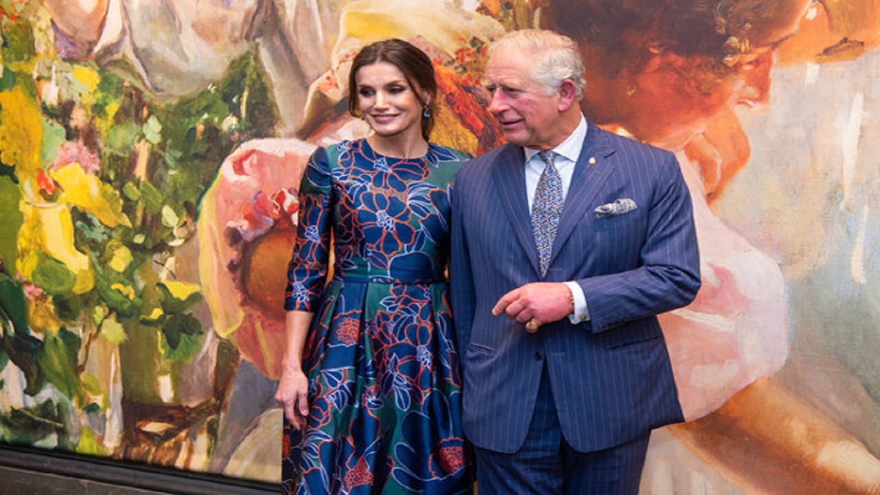 Críticas en los medios ingleses por el desplante de Letizia a Carlos de Inglaterra