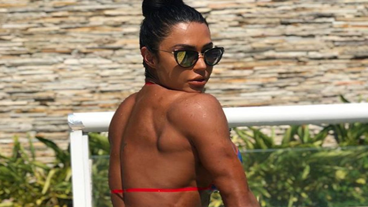 Gracyanne Barbosa exibe boa forma durante massagem