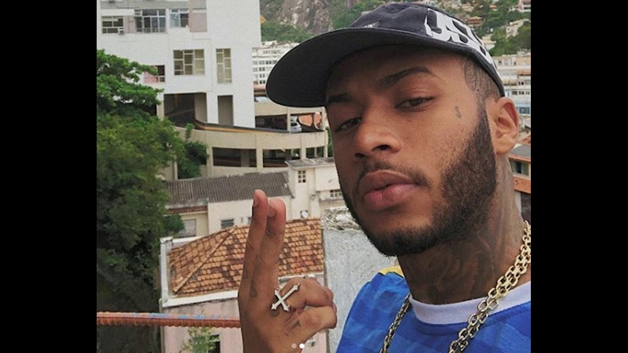 Rapper Orochi, famoso na internet, é preso por porte de drogas e desacato policial no RJ