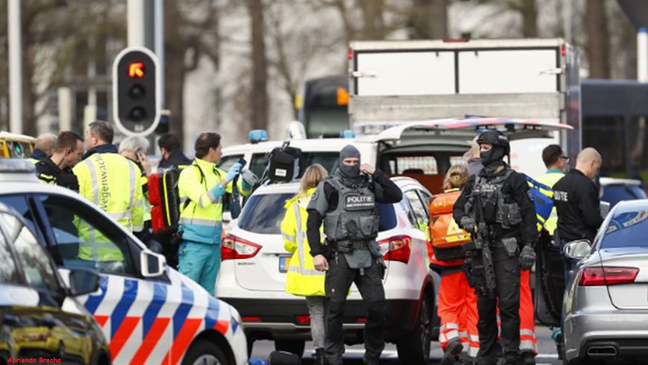 Atirador mata três pessoas e deixa nove feridos em estação de bonde na Holanda