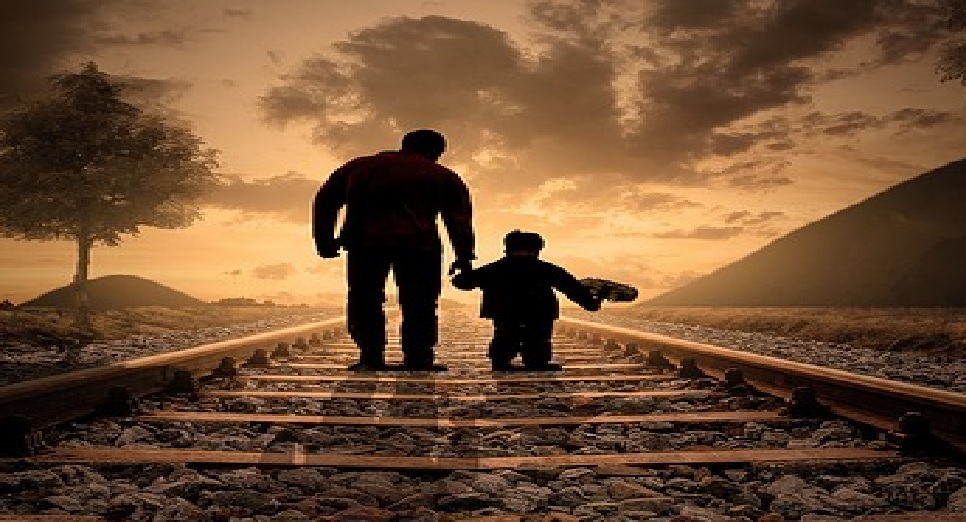 Frasi per la festa del papà 2019: cinque sms da condividere