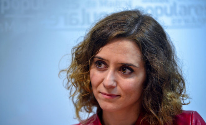 Isabel Diaz Ayuso corta a Juan José Cortés tras llamarla belleza